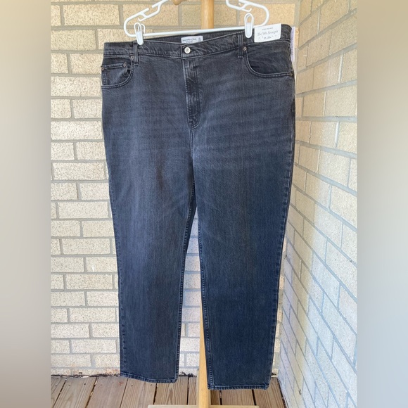 Abercrombie & Fitch Ultra High Rise The 90s Straight Jeans Size 35 Plus Size 20 - Picture 3 of 17